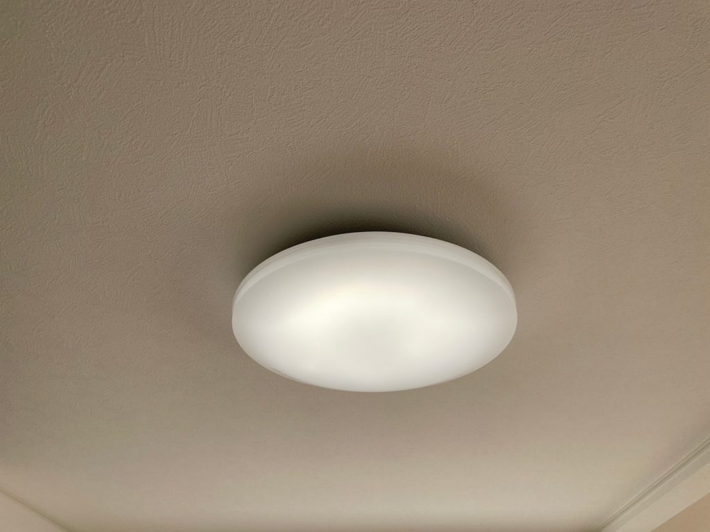 設置中の照明器具プレゼント♪ 設置中の照明器具プレゼント♪