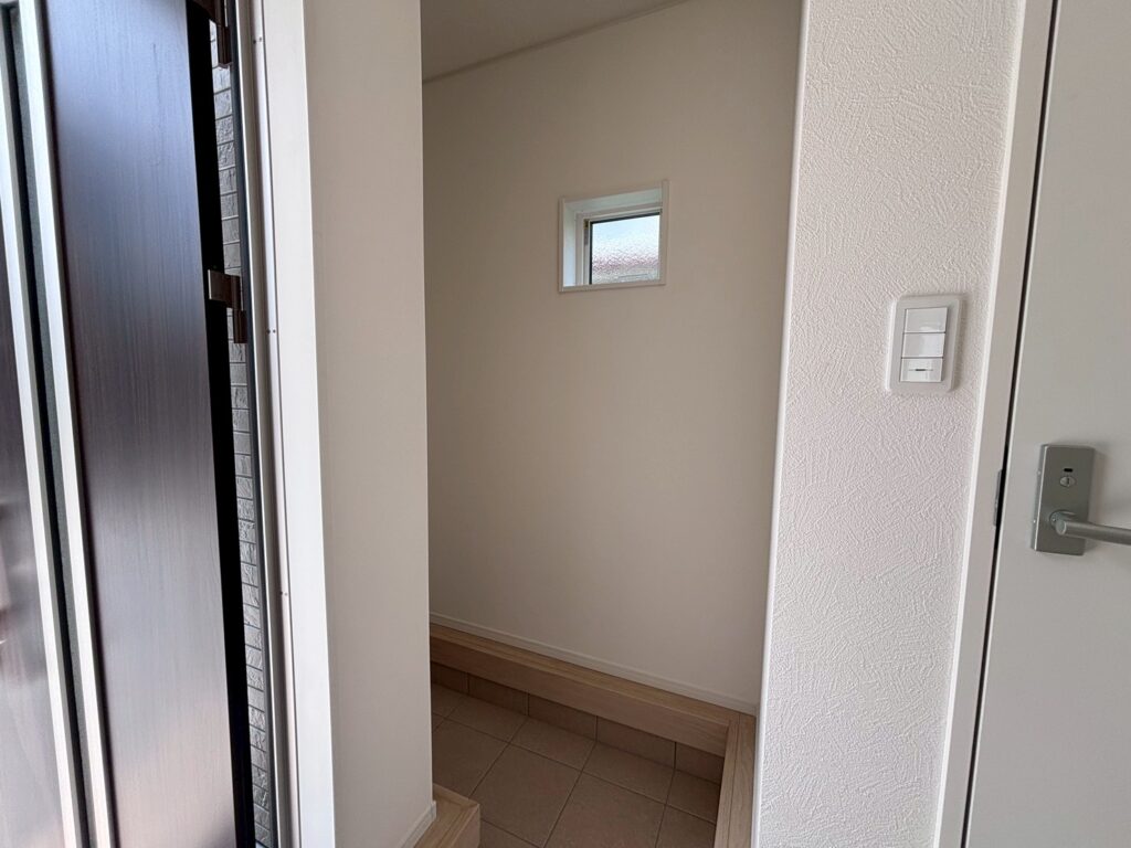 (寝室) (寝室)